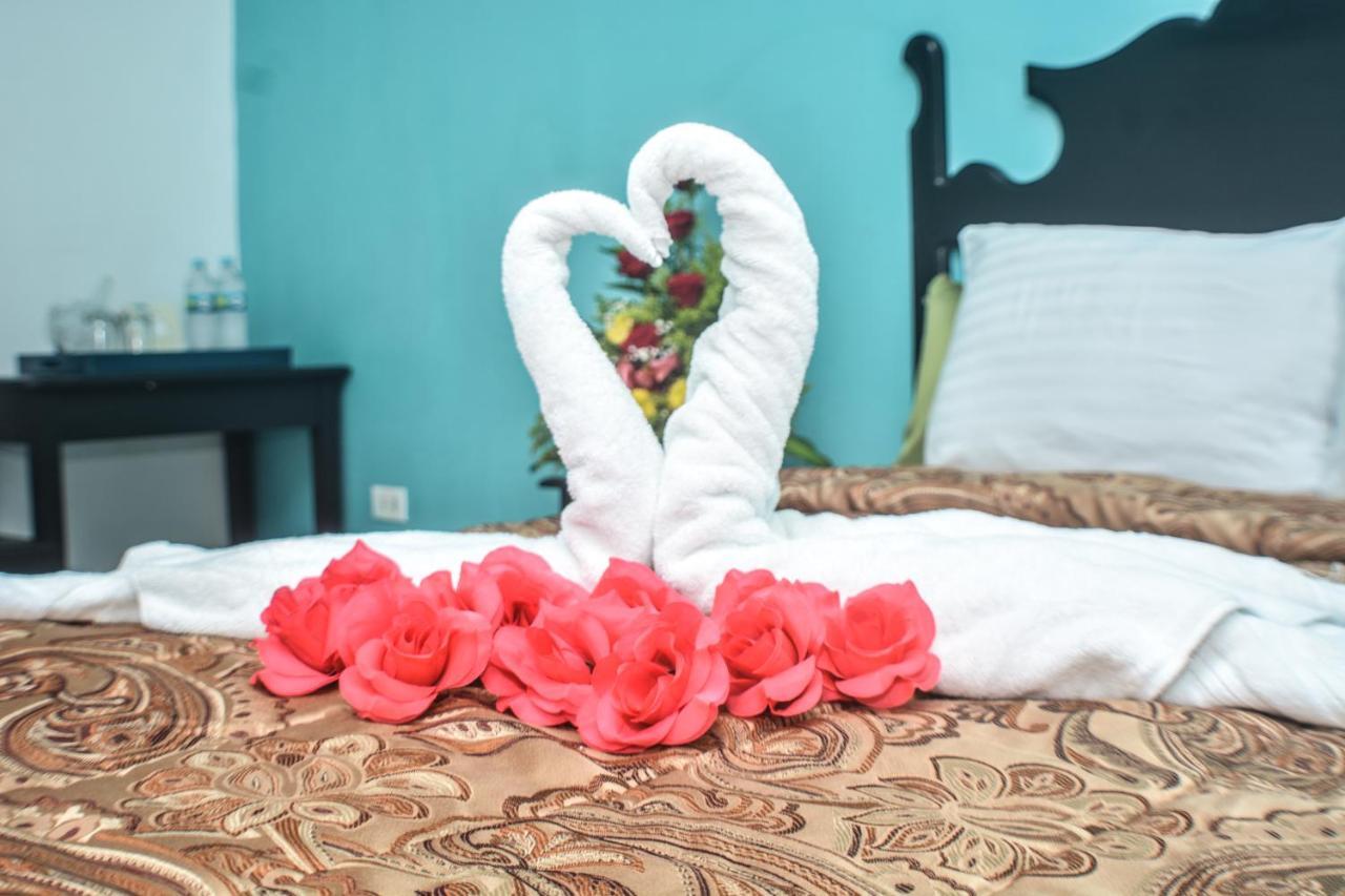 Uw Oasis Hotel La Ceiba Eksteriør billede